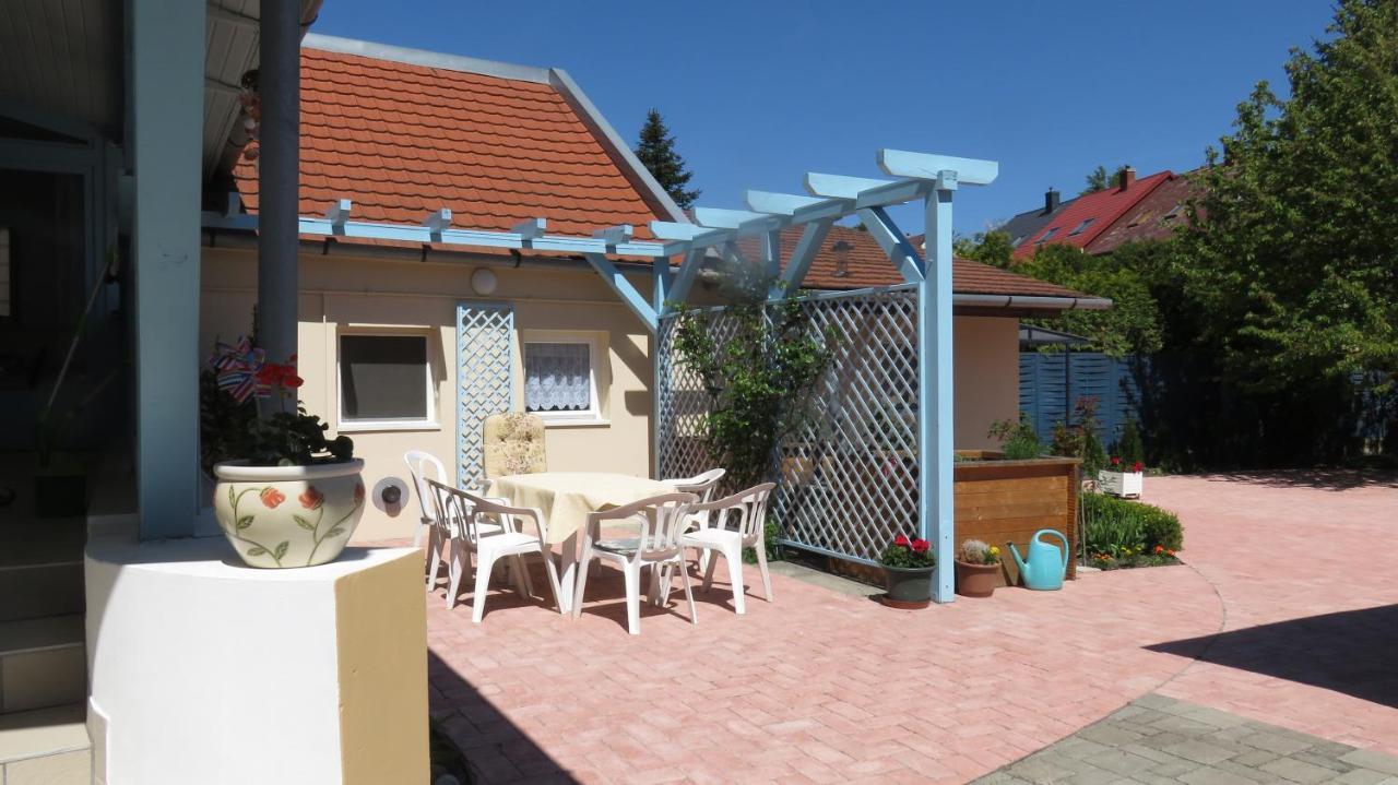 Anna Vendeghaz Apartment *